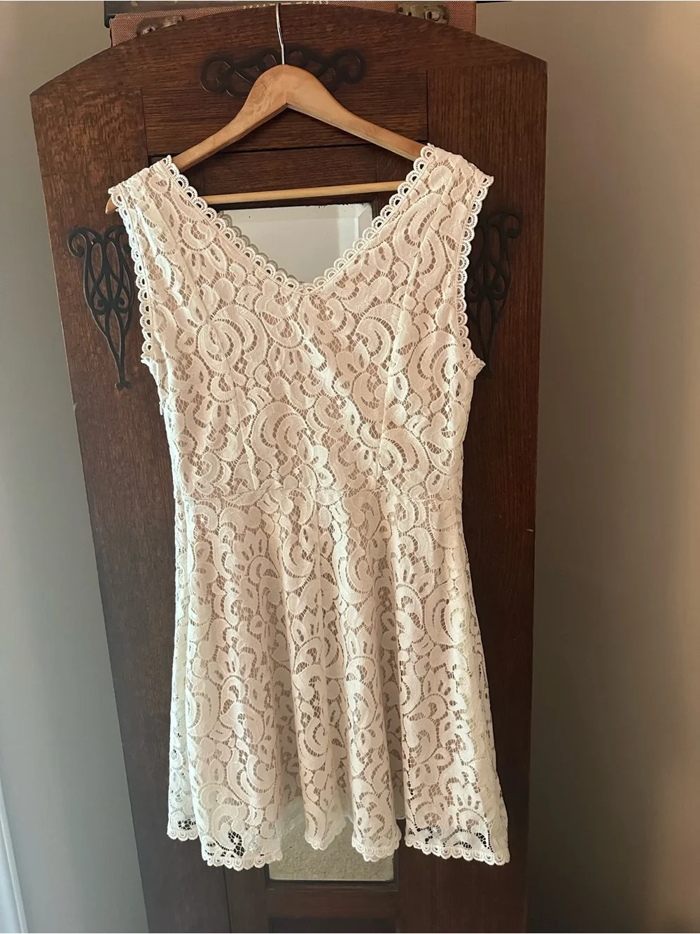 EUC Altar’d State Women’s Cream Lace V-Neck Dress Chic Preppy Size L - Picture 4 of 10
